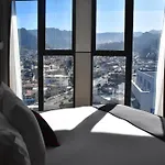 Met Hotel