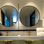 Met Hotel