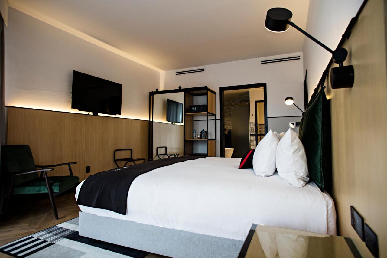 Met Hotel 5*